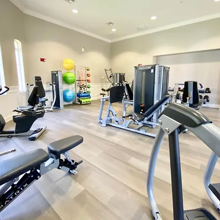 Spectacular Lakeview Serenade Next To Pool Near All Theme Parks And Walk To Convention Center